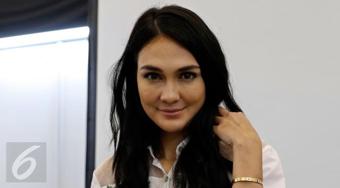 Luna Maya Lagi Cari Partner Bisnis